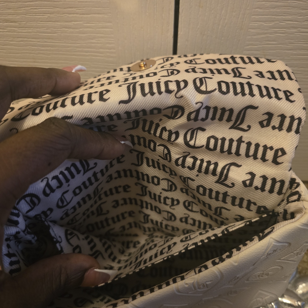Juicy Couture White Embossed Heart Logo Wristlet with Multicolor Gem Plaque - Picture 7 of 7